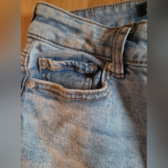 Women's Joe Fresh High Rise Slim Jeans - Picture 3 of 4